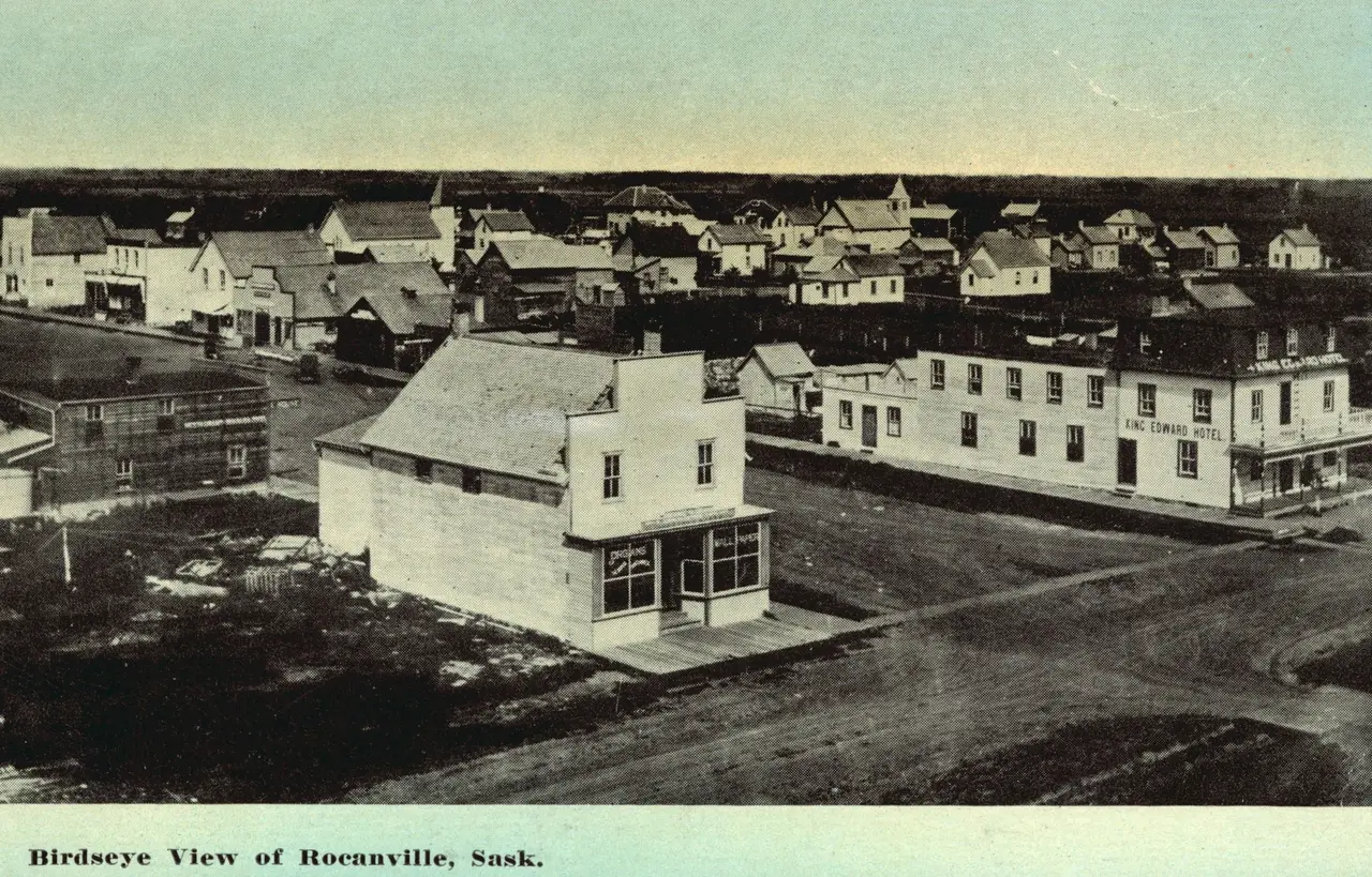 Birdseye view of Rocanville with the King Edward Hotel, about 1910